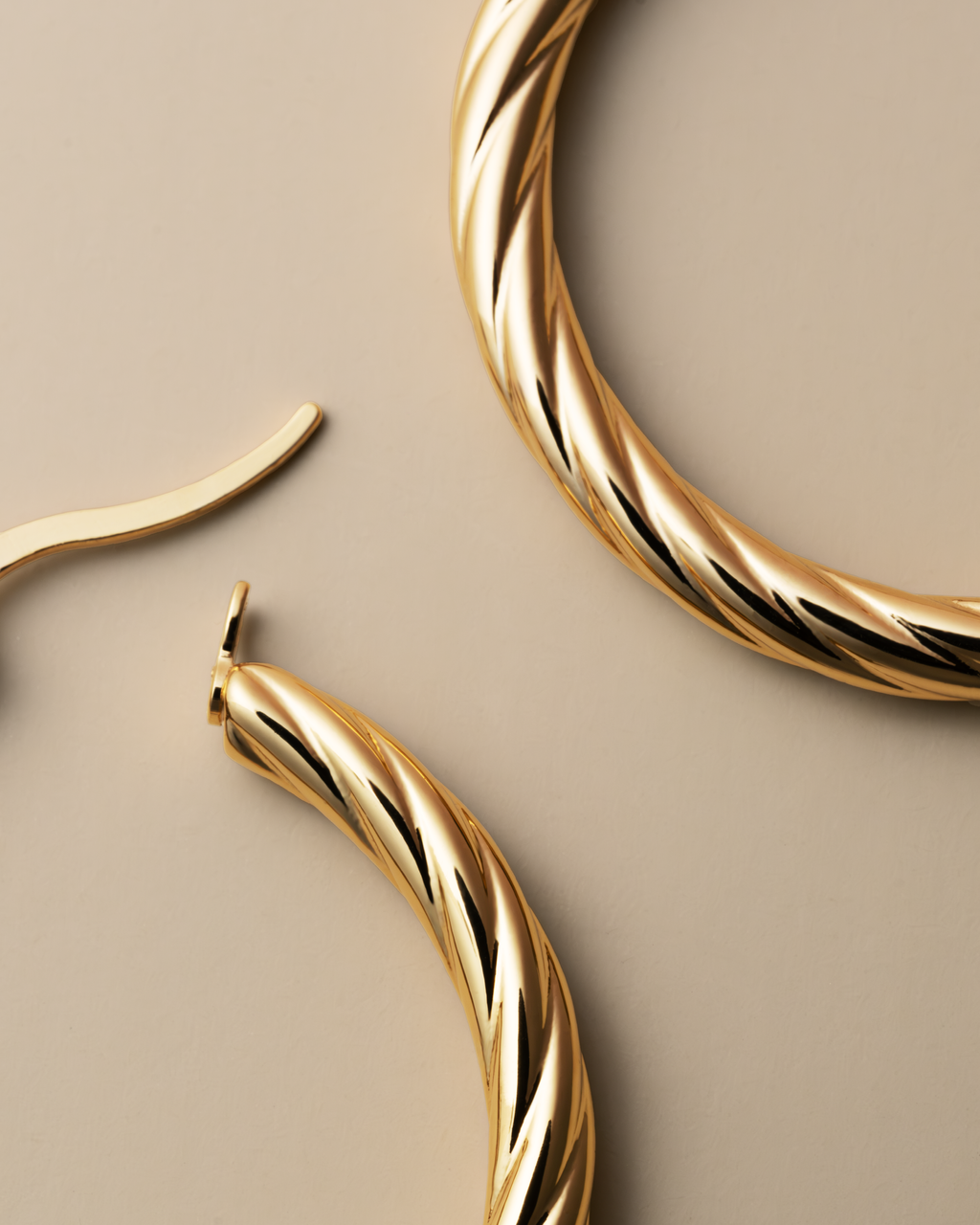 Twist Hoop
